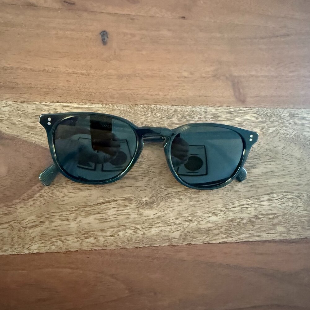 Oliver Peoples OV5298SU FINLEY ESQ. SUN (U) - Picture 2 of 5